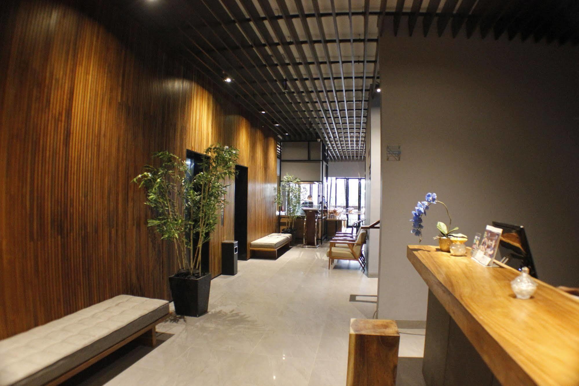 Batiqa Hotel Lampung Бандар-Лампунг Экстерьер фото