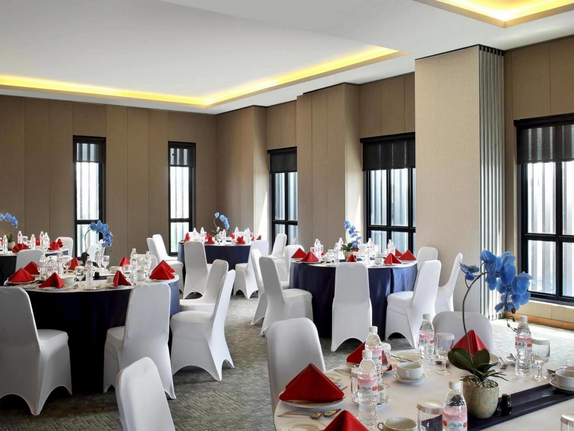 Batiqa Hotel Lampung Бандар-Лампунг Экстерьер фото